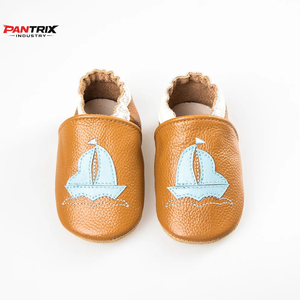 Chaussures en cuir pour bébé en gros, semelle souple, premières chaussures de marche pour nourrissons, confortables, antidérapantes, pour tout-petits, conception personnalisée disponible - Product Image 6