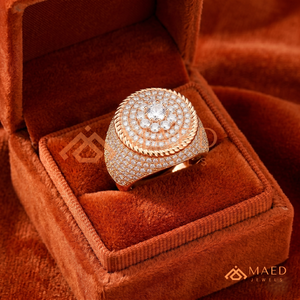 Bague carrée pour homme plaquée or rose 18 carats, sertie de moissanite VVS, en argent sterling 925, avec médaillon rond multicouche - Product Image 2