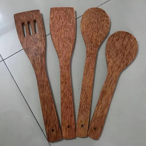 ช้อนไม้มะพร้าวจากโรงงานเวียดนาม สำหรับทำอาหาร ใช้เสิร์ฟในครัวเรือนและร้านอาหาร - สีม่วง - Product Image 1