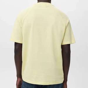 Camiseta deportiva para hombre diseñada para entrenamiento en el gimnasio, correr y actividades físicas. - Product Image 5