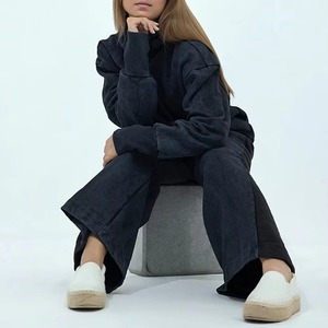 Vêtements de sport d'hiver haut de gamme pour femmes, survêtements en polaire chauds, broderie de logo personnalisée, fabricant OEM, exportateur - Product Image 3