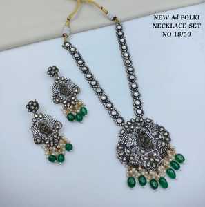 Parure de collier et boucles d'oreilles de luxe ethnique pour mariage, en laiton oxydé avec zircon, style temple AD, pendentif déesse traditionnel antique - Product Image 3