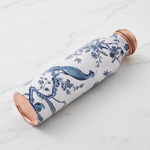 Botella de Agua de Cobre de 1000 ml, Esmaltada en Blanco y Azul, Diseño Floral Vintage con Aves, Tapa de Rosca - Product Image 1