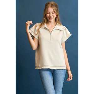 Blusa Umgee para talla XS con dobladillo con volantes y cuello con media cremallera, a la moda - Product Image 1