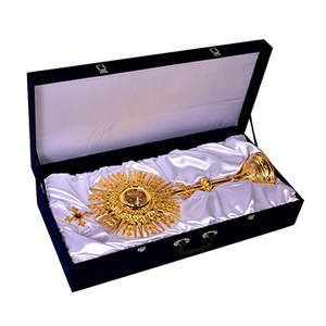 Monstranza Italiana de Latón con Caja |   Ostensorio para Adoración Eucarística – DOUBLE VEE EXPORTS - Product Image 1