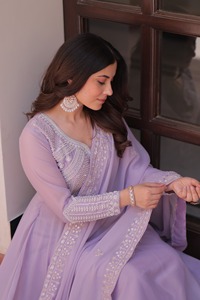 Últimas colecciones de vestidos de novia para mujer, vestidos largos de georgette estilo indio y pakistaní, con mangas largas y adornos elaborados, estilo anarkali. - Product Image 4