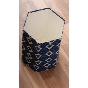 Corbeille en papier recyclé en forme de hexagone, faite à la main, avec motif floral en tissu de coton, pour jardin, bureau ou maison. - Product Image 5