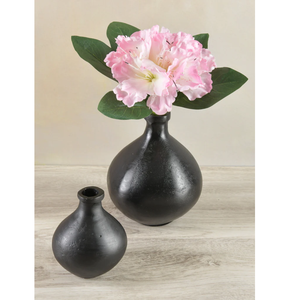Jarrón Decorativo Moderno de Aluminio Hecho a Mano con Acabado Antiguo para Decoración de Mesa de Sala de Estar, Juego de 2 - Product Image 1