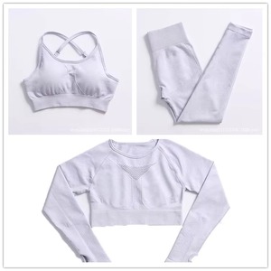 Ensembles de yoga réversibles pour femmes, antistatiques et extensibles, qualité supérieure, design et qualité très tendance et très demandés. - Product Image 6