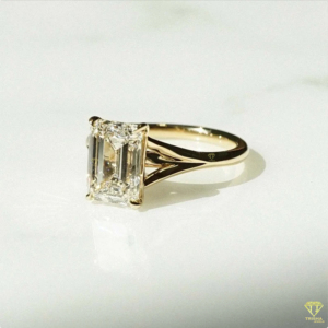 Elegant Emerald Cut Diamond Engagement <b>Ring</b> In Yellow Gold <b>Solitaire</b> Setting - Product Image 2