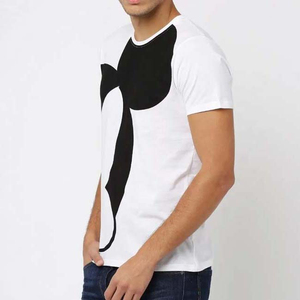Camiseta Blanca de Manga Corta para Hombre con Estampado del Personaje de Mickey Mouse, Corte Regular, Cuello Redondo, Informal, de Algodón - Product Image 5