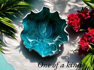 ถาดเสิร์ฟงานฝีมือดั้งเดิมสีโอเชียนขนาดกลาง ดีไซน์ลายจีโอดเรซิ่นอีพ็อกซี่ ทาสีด้วยมือ ทำด้วยมือ ตกแต่งโต๊ะ - Product Image 6