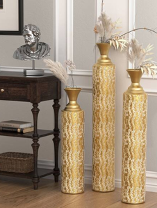 Accesorios modernos de decoración para el hogar y el hotel a precio mayorista Florero alto de metal con acabado dorado de diseño martillado - Product Image 3