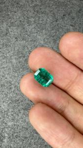 Émeraude naturelle de 2,62 carats certifiée GIA, provenant de la mine de Zambie, taille octogonale à facettes, vert vif, pierre précieuse en vrac pour bijoux de luxe sur mesure - Product Image 5