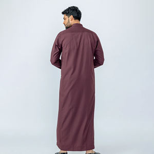 Precio de fábrica Moda Color sólido Bordado simple Slim Fit Hombres Árabe Satén Musulmán Thobe para hombres - Product Image 4