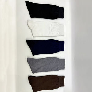 ถุงเท้าผู้ชายสำหรับใช้ในชีวิตประจำวัน ผ้าเนื้อนุ่ม สวมใส่สบาย ระบายอากาศได้ดี ยืดหยุ่น น้ำหนักเบา ทนทาน คุณภาพพรีเมียม ใช้งานได้ยาวนาน - Product Image 3