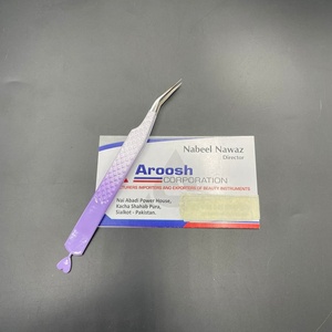 Pinzas Profesionales de Acero Inoxidable de Alta Calidad para Extensión de Pestañas, con Agarre de Diamante, Aislamiento de Doble Tono y Diseño de Corazón, Venta al por Mayor - Product Image 5