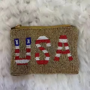 Monedero de algodón bordado con la bandera de EE. UU. de CRYSTAL CRAFT, hecho a mano, tamaño mini, estilo nacional para niñas, diseño con letras y correa para la muñeca - Product Image 1