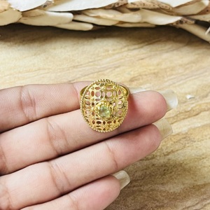 แหวนดีไซน์โบโฮลายฉลุแบบวินเทจ ทองเหลืองชุบทอง 18k ประดับเพอริดอท สำหรับผู้หญิง สไตล์ค็อกเทล ขายส่ง/OEM - Product Image 6
