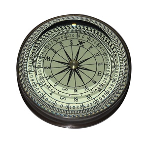 Brújula de latón luminosa antigua de estilo náutico para acampar al aire libre ¡Guía de viaje y senderismo portátil clásica a la venta! - Product Image 1