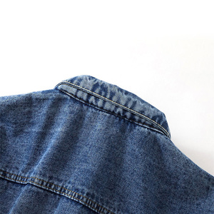 Chaqueta vaquera corta de moda 2026 para mujer – Abrigo de mezclilla azul para primavera y otoño, ropa exterior estilo motero para damas, venta al por mayor OEM de gran demanda - Product Image 4