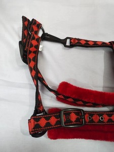 Harnais de cheval synthétique de haute qualité, couleur rouge, réglable, avec fourrure, disponible au prix direct usine - Product Image 5