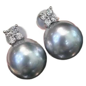 Pendientes Clásicos de Plata S925 con Perla de Agua Dulce, Perla Blanca Grande, Encanto de Lujo y Trébol de Cuatro Hojas, Elegantes y con Estilo - Product Image 5
