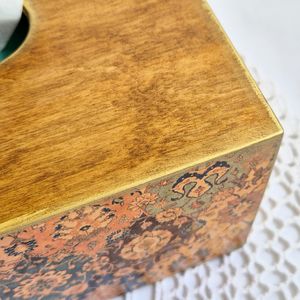 Aura Style - Dispensador de pañuelos de madera clásico y ecológico, organizador elegante para el hogar, artesanía atemporal, soporte de lujo para pañuelos, decoración premium para mesa - Product Image 3