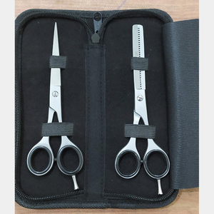 Juego de tijeras de barbero MARI Range, de acero inoxidable, afiladas, Supercut, profesionales, para barbería y para entresacar. - Product Image 4