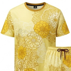 Conjunto de camiseta y pantalones cortos esenciales para el día a día, tela suave, ajuste cómodo, perfecto para viajar - Product Image 4