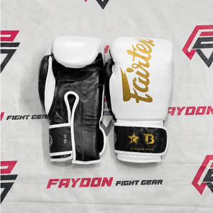 Gants de boxe Muay Thai Fairtex Strap Up à doigts entiers, personnalisés avec votre propre logo, bleu ciel et noir, 12 oz, fabriqués en usine. - Product Image 3