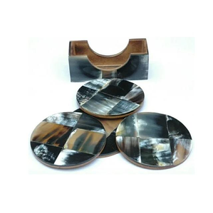Juego de Posavasos Redondos Hechos a Mano con Aspecto Artesanal en Material de Cuerno para Decoración Rústica a Precio de Mayoreo - Product Image 1