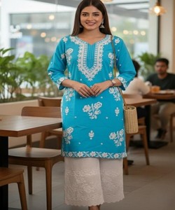 ชุดเสื้อผ้าฝ้ายปักลายขายส่ง ชุดคุर्ติและกางเกงขายาวสำหรับผู้หญิง สไตล์ชาติพันธุ์ คอลเลคชั่นแฟชั่นใหม่ ราคาถูก เสื้อผ้าผู้หญิง 84528 - Product Image 1