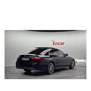 Mercedes-Benz Classe E E350 4MATIC AMG Line 2023, 62 402 km, boîte automatique, sièges en cuir, conduite à gauche, caméra de recul - Product Image 2