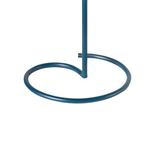Ménorah en métal bleu de style moderne avec branches courbes et base circulaire pour la décoration traditionnelle des fêtes à la maison - Product Image 6