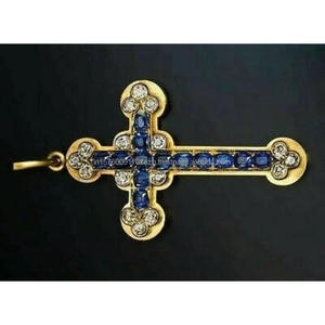 Pendentif Croix Religieuse Premium Iced Out pour Hommes et Femmes avec Diamants de Laboratoire Sertis à la Main - Product Image 3