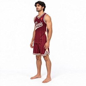Ensemble d'uniformes de basketball personnalisés – Maillot et short respirants en mesh pour clubs, écoles et entraînements unisexes pour jeunes - Product Image 4