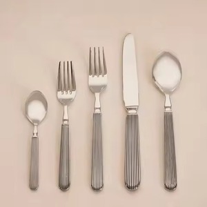 Collection de vaisselle en acier inoxydable de qualité supérieure pour les entreprises de restauration, les hôtels et les lieux d'événements - Product Image 2