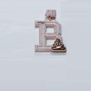 Sumérjase en el mundo del hip hop con un elegante colgante de diamantes sin igual con una letra y un símbolo Joyas de diamantes finos hechas a mano - Product Image 4