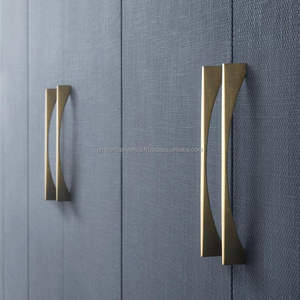 Poignée de traction en métal durable, conçue pour une utilisation à long terme sur les portes d'armoires, les tiroirs et les meubles. - Product Image 4