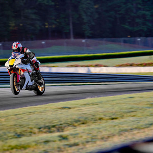 Yamaha YZF-R1 2022 - Product Image 3