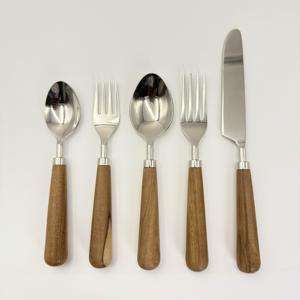 Couteau et fourchette de mariage au design unique et créatif, en acier inoxydable poli miroir, avec manche en bois, légers, portables et durables - Product Image 3