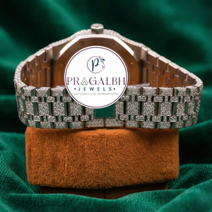 นาฬิกา Pragalbh Jewels ประดับเพชรหรูหราเต็มหน้าปัด ดีไซน์ทรงกลม ระบบควอตซ์ ตัวเรือนสแตนเลสสำหรับผู้ชาย - Product Image 4