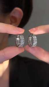 Boucles d'oreilles clous en diamant de laboratoire 3,50 CTW |   Or 14 carats, taille ronde |   boucles d'oreilles créoles - Product Image 3