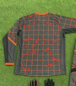 Combinaison de motocross sur mesure, logo personnalisé, équipement de moto tout-terrain avec tissu extensible, ensemble de motocross abordable pour la course de motocross. - Product Image 4