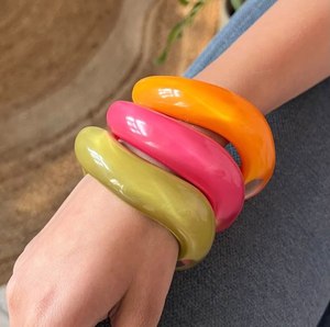 New Design <b>Red</b> white Orange Resin bangle Elegant fashion Classic coral bangle <b>bracelet</b> Round smooth wooden bangle jewelry gifts - Product Image 2