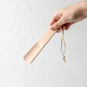Chausse-pied en bois de hêtre naturel fait main avec anse en corde tressée, finition lisse, aide à l'enfilage des chaussures - Product Image 5