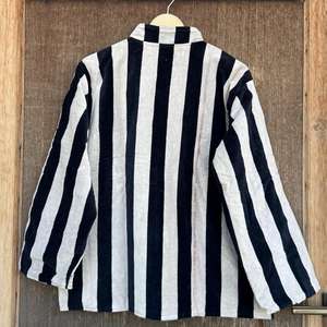 Chaqueta Corta de Terciopelo |   Interior azul | - Product Image 5