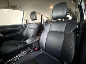 รถยนต์มิตซูบิชิ เอาท์แลนเดอร์ รุ่นปี 2021 สีดำ SUV 7 ที่นั่ง รุ่นพรีเมียม ตกแต่งโครเมียม ล้อแม็ก - Product Image 5