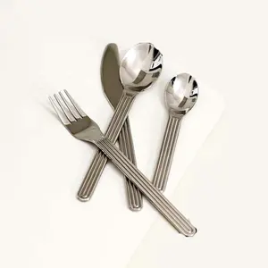 스테인레스 스틸 금속 장식 미니 안감 갈망 디자인 칼 포르투갈 디자인 양식기 칼 세트
